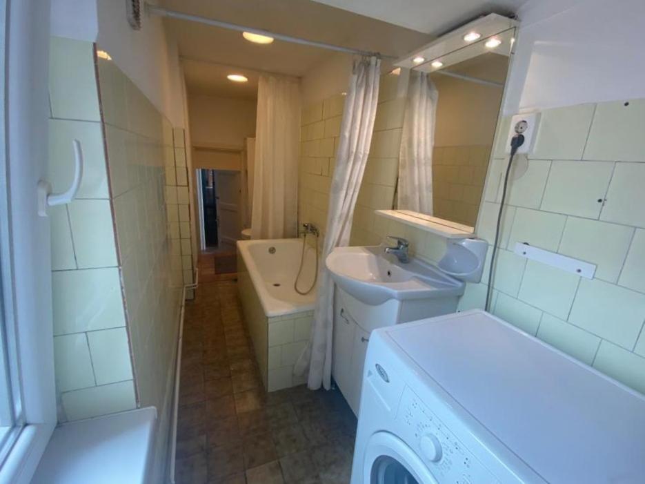 Ac With Free Parking At Acacia St, City Center Budapeste Exterior foto