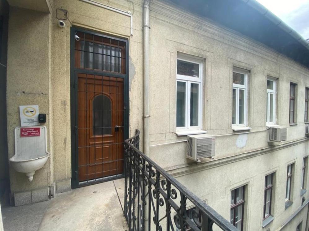 Ac With Free Parking At Acacia St, City Center Budapeste Exterior foto